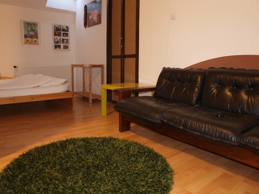 Attic Apartment City Center ปราก ภายนอก รูปภาพ